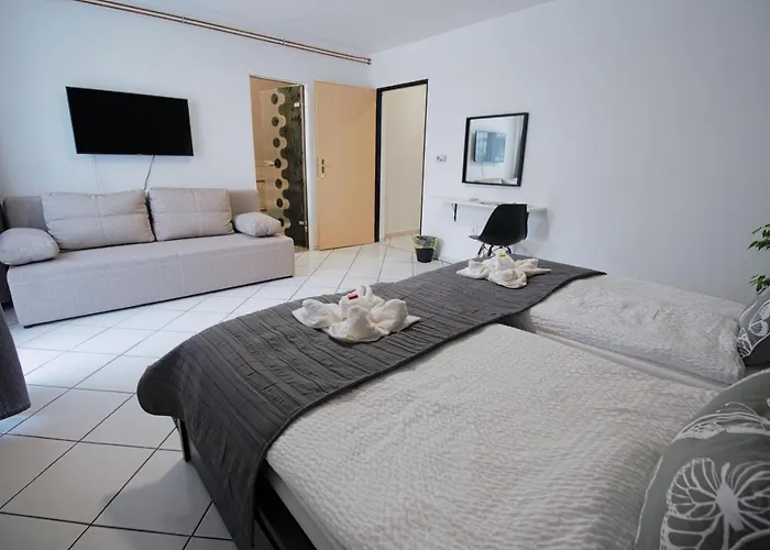 Szitakoeto Panzio 3*